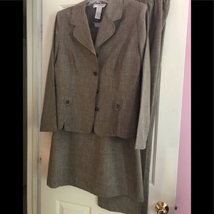 3 piece ladies suit